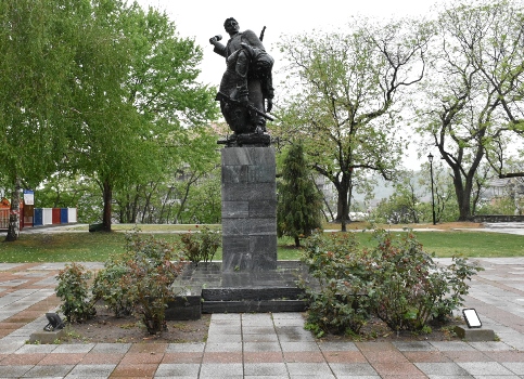 spomenik-palim-borcima-u-II-svetskom-ratu