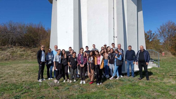 IMG-16ffb4d461a000ef9689926851d6d851-V