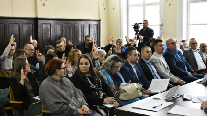 IMG-121e2c2bbb5346a3f73ef1f13d0de206-V